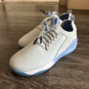 Clove Nursing Shoes Size 8